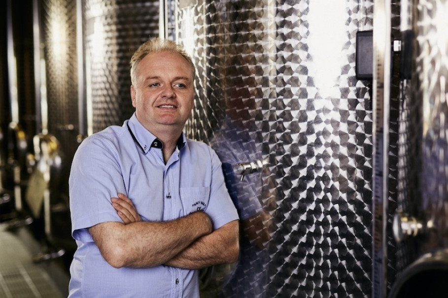 Gregor Zimmermann from the Koenigswingert Wine Estate has been using GRANDER water revitalization successfully for many years now.  Water and wine - a good combination...