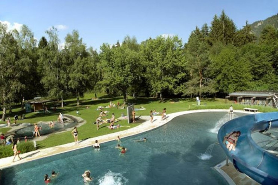 Swimming Pool Fontanivas - the only outdoor swimming pool in the Surselva!