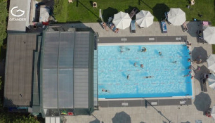 Blu Fit, Bérgamo, IT – piscina concurrida